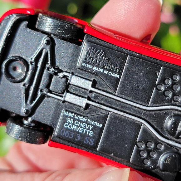 RACING CHAMPION ♡ 1998 Red Chevrolet Corvette - 1:64 Scale Diecast Model - Picture 13 of 17